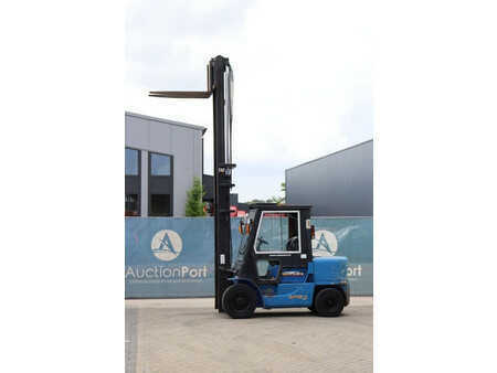 Carrelli elevatori diesel 2001  CAT Lift Trucks DP35K (40)