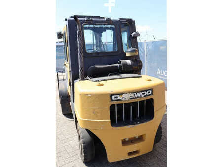 Diesel heftrucks 2002  Daewoo D40S-2 (19)