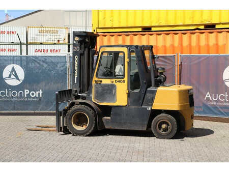 Diesel heftrucks 2002  Daewoo D40S-2 (3)