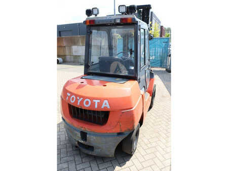 Dieselový VZV 2008  Toyota BT 42-7FD35 (5)