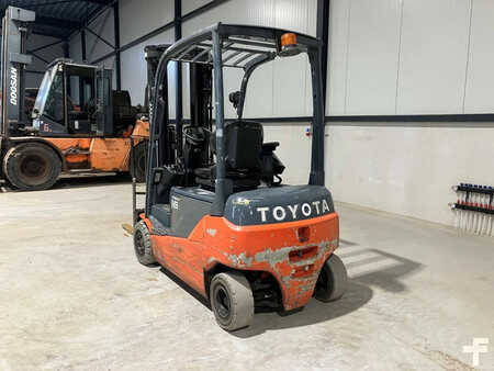 Elektro čtyřkolový VZV 2017  Toyota 8FBM16T (3)