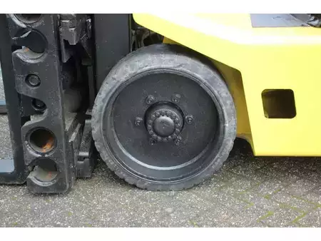 Chariots élévateurs GPL 2003  Hyster S7.00XL (12)