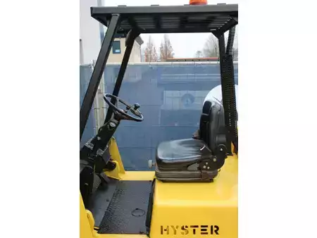 Chariots élévateurs GPL 2003  Hyster S7.00XL (19)
