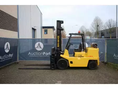 Chariots élévateurs GPL 2003  Hyster S7.00XL (2)