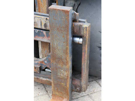 Carrelli elevatori diesel 2005  Fenwick H25D (11)