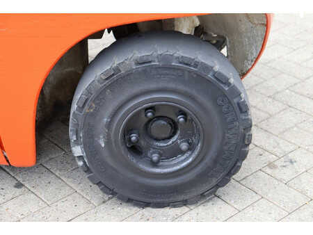 Carrelli elevatori diesel 2005  Fenwick H25D (15)