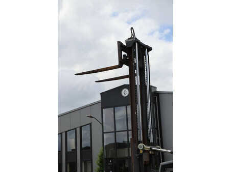 Carrelli elevatori diesel 2005  Fenwick H25D (37)