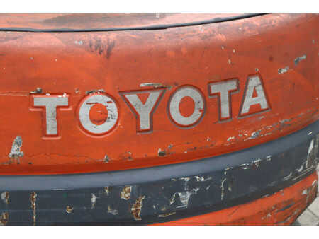 Eléctrica de 4 ruedas - Toyota 25 (18)