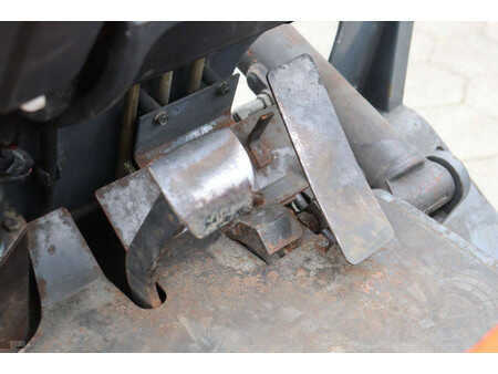 Eléctrica de 4 ruedas - Toyota 25 (23)