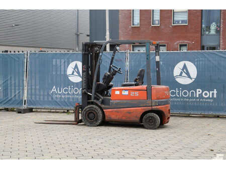 Eléctrica de 4 ruedas - Toyota 25 (3)