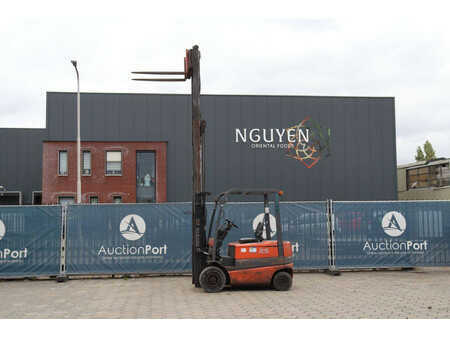 Eléctrica de 4 ruedas - Toyota 25 (32)