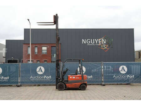 Eléctrica de 4 ruedas - Toyota 25 (33)