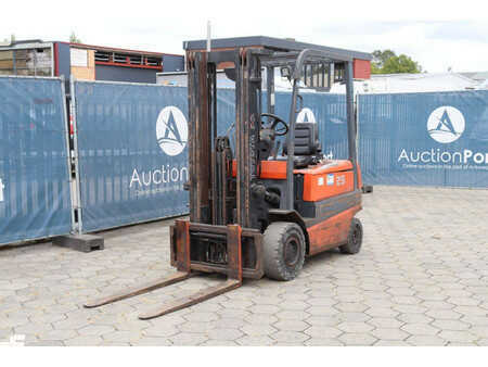 Eléctrica de 4 ruedas - Toyota 25 (9)