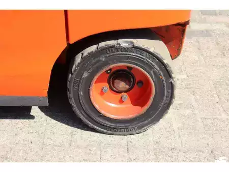 Electric - 4 wheels 2015  Linde E30L-01 (14)