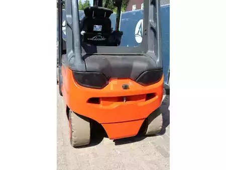 Electric - 4 wheels 2015  Linde E30L-01 (17)