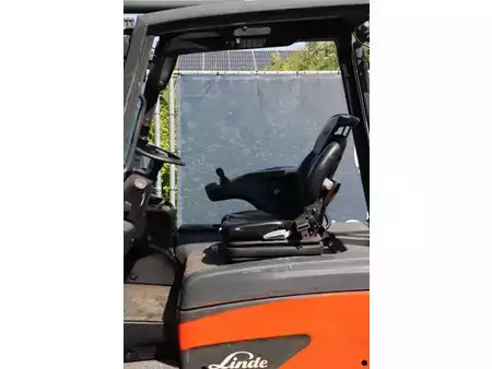 Electric - 4 wheels 2015  Linde E30L-01 (20)