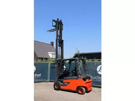Electric - 4 wheels 2015  Linde E30L-01 (37)