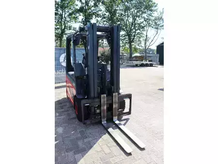 Electric - 4 wheels 2015  Linde E30L-01 (7)