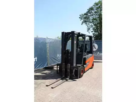 Electric - 4 wheels 2015  Linde E30L-01 (9)