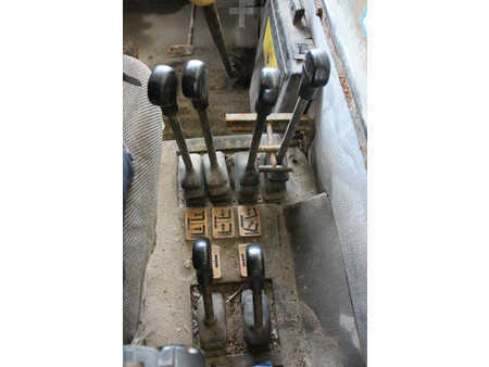 Telescopic forklift rigid - JCB 530-120 (21)