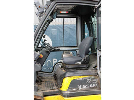 Dieseltrukki - Nissan 25 (21)