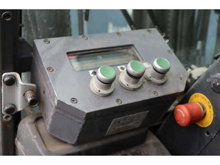 Dieseltrukki - Nissan 25 (26)