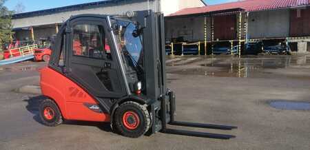 Diesel Forklifts 2014  Linde H30D-02 (1)