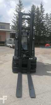 Diesel Forklifts 2013  Linde H35D-02 (4)
