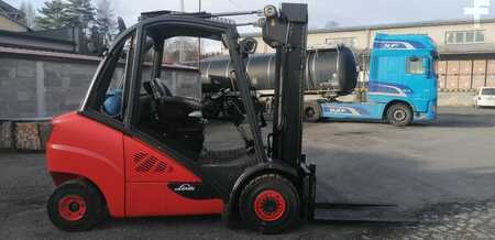 Carrello elevatore a gas 2016  Linde H35T-02 (3)