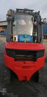 Empilhador a gás 2016  Linde H35T-02 (4)