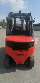 Dieselový VZV 2018  Linde H35D-02 otoč 360° (8)