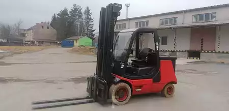 Elektro čtyřkolový VZV 2011  Linde E40P-02 (1)