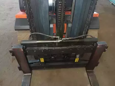 Elektro čtyřkolový VZV 2011  Linde E40P-02 (4)