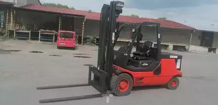 Elektro čtyřkolový VZV 2001  Linde E48P (1)
