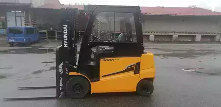 Elektro čtyřkolový VZV 2019  Hyundai 30BH-9 (1)