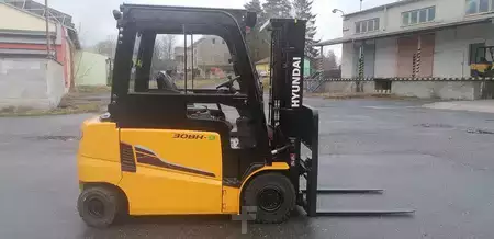 Elektro čtyřkolový VZV 2019  Hyundai 30BH-9 (2)