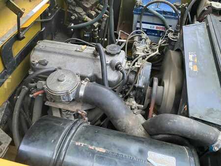 LPG Forklifts 1999  Yale GLP-30TF (10)