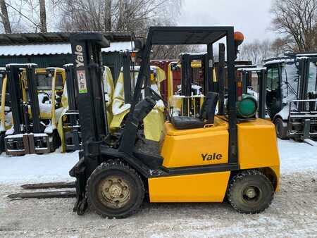 LPG Forklifts 1999  Yale GLP-30TF (2) 