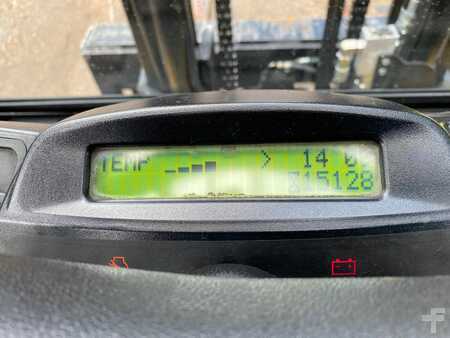 LPG Forklifts 2015  Yale GLP55VX (11)