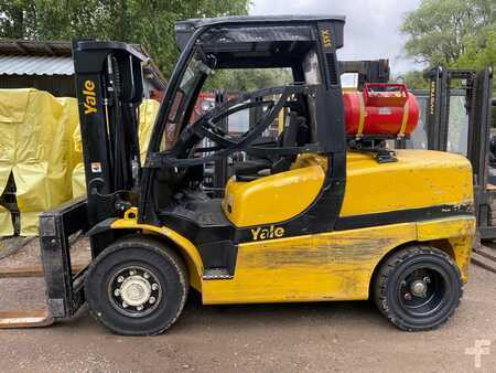 LPG Forklifts 2015  Yale GLP55VX (2)