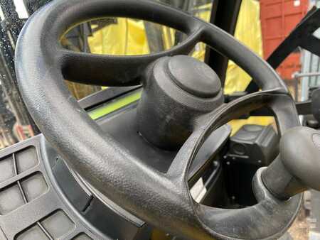 LPG Forklifts 2015  Yale GLP55VX (7)