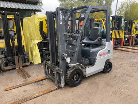 Treibgasstapler 2011  Nissan EBT-P1F1 (1)