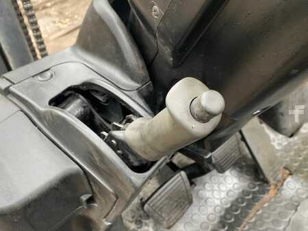 Treibgasstapler 2011  Nissan EBT-P1F1 (9)