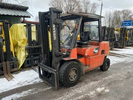 Dieselstapler 2006  Nissan F04D40HQ2 (1)