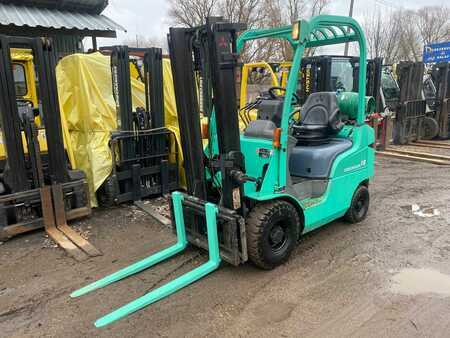 Treibgasstapler 2010  Mitsubishi FG18N (1)
