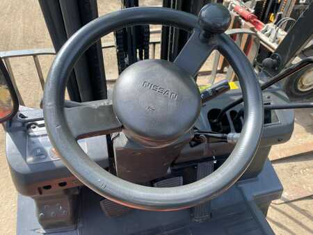 Treibgasstapler 2005  Nissan UD02A25PQ (6)
