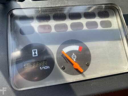 Treibgasstapler 2005  Nissan UD02A25PQ (8)