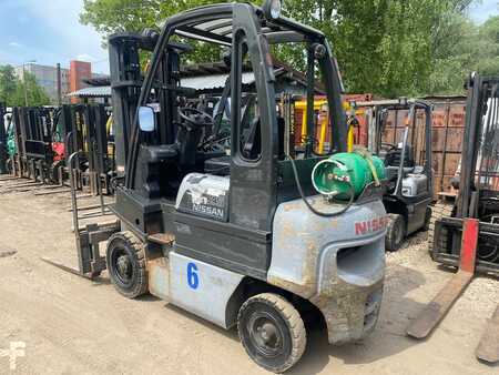 Treibgasstapler 2007  Nissan UD02A25PQ (3)