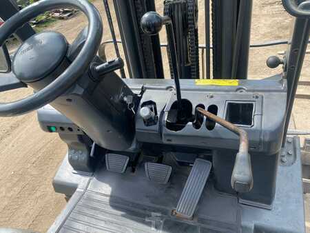Treibgasstapler 2007  Nissan UD02A25PQ (6)