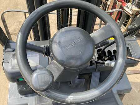 Treibgasstapler 2007  Nissan UD02A25PQ (7)